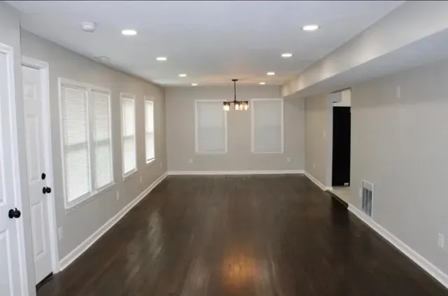 $479,000 | 5025 Lydia Avenue, Kansas City, MO 64110