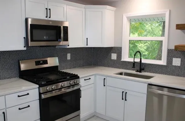 $479,000 | 5025 Lydia Avenue, Kansas City, MO 64110