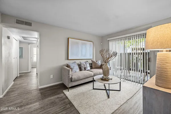 $1,292 | 9350 North 67th Avenue, Unit B2, Peoria, AZ 85345