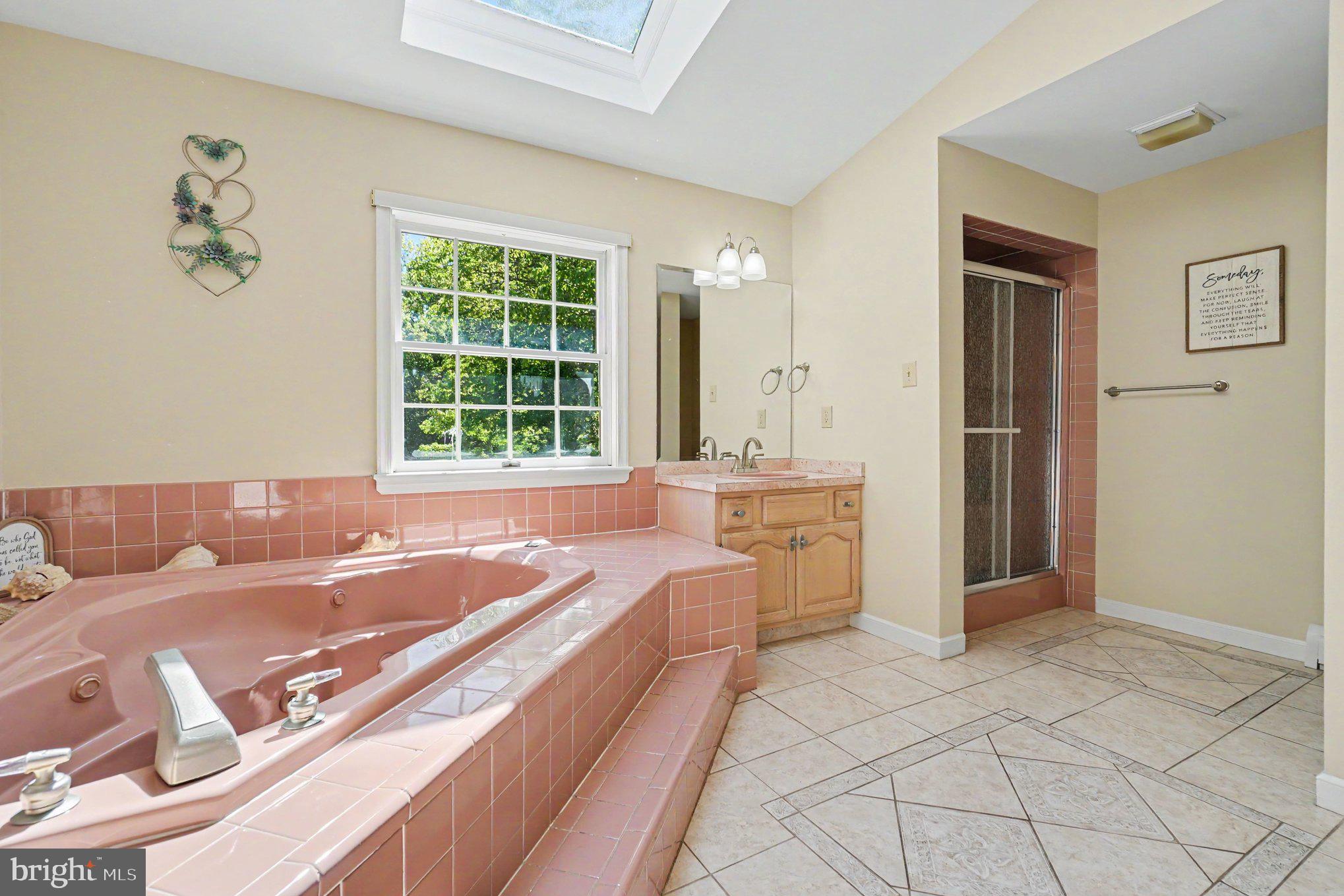 911 Seybert Street Hazleton, PA 18201 - Photo 22 of 48 Primary Bathroom