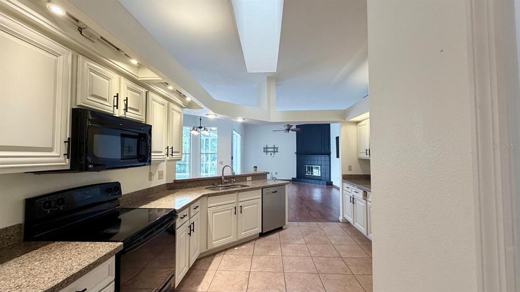 9639 Fox Hearst Road Tampa, FL 33647 - Photo 7 of 29