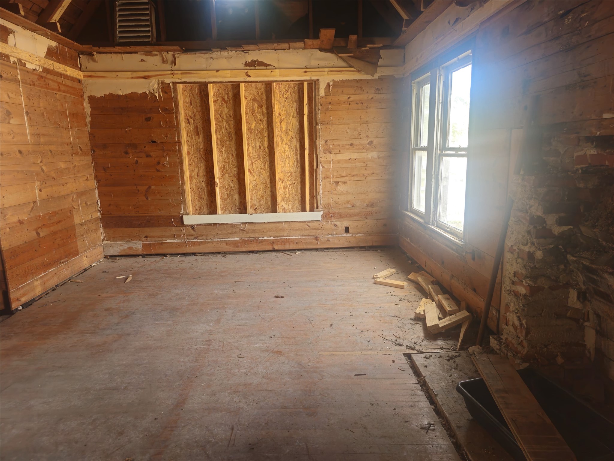 507 Merchant Street El Campo, TX 77437 - Photo 12 of 33 a view of an empty room