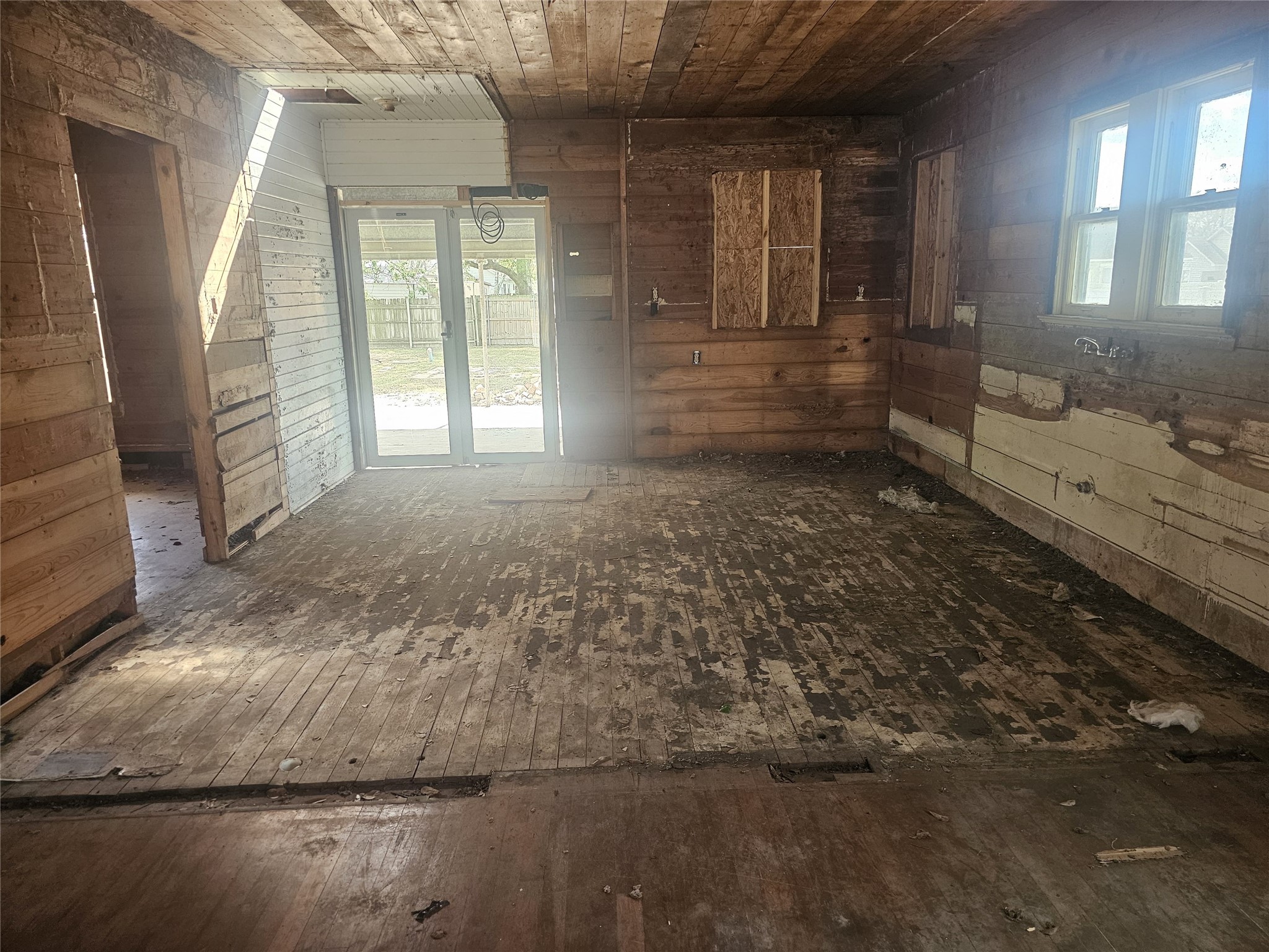 507 Merchant Street El Campo, TX 77437 - Photo 8 of 33 a view of livingroom with window
