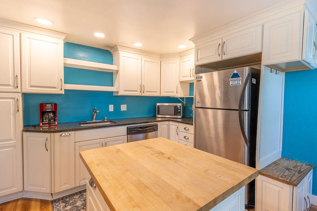 56 Bow Street Freeport, ME 04032 - Photo 8 of 22 1-36 (1)