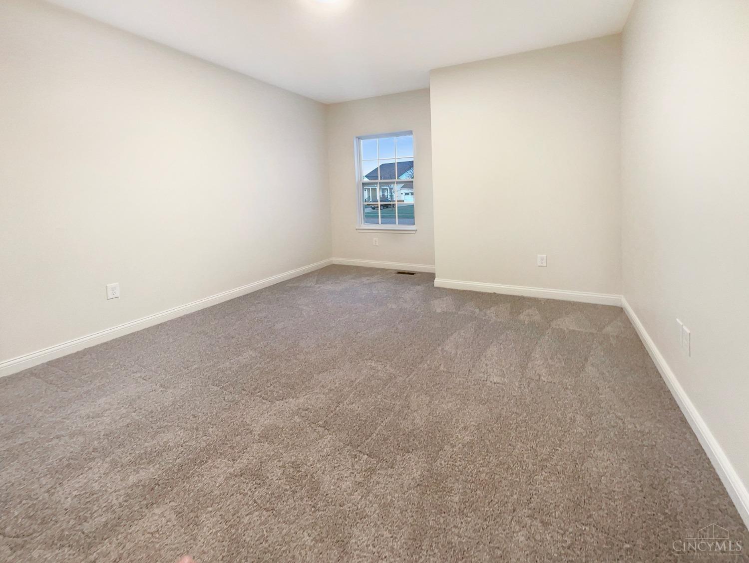 667 Hyacinth Road Cincinnati, OH 45245 - Photo 20 of 25 Gallery Image 20