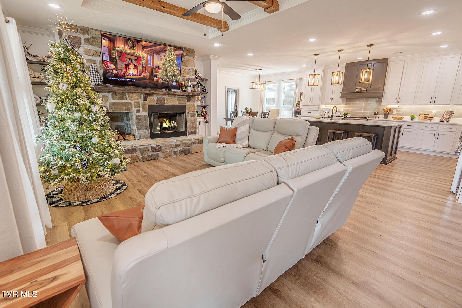 4510 Poplar Springs Road Greeneville, TN 37743 - Photo 13 of 57 D-Neas-4510-Poplar-Springs-Interior-4147