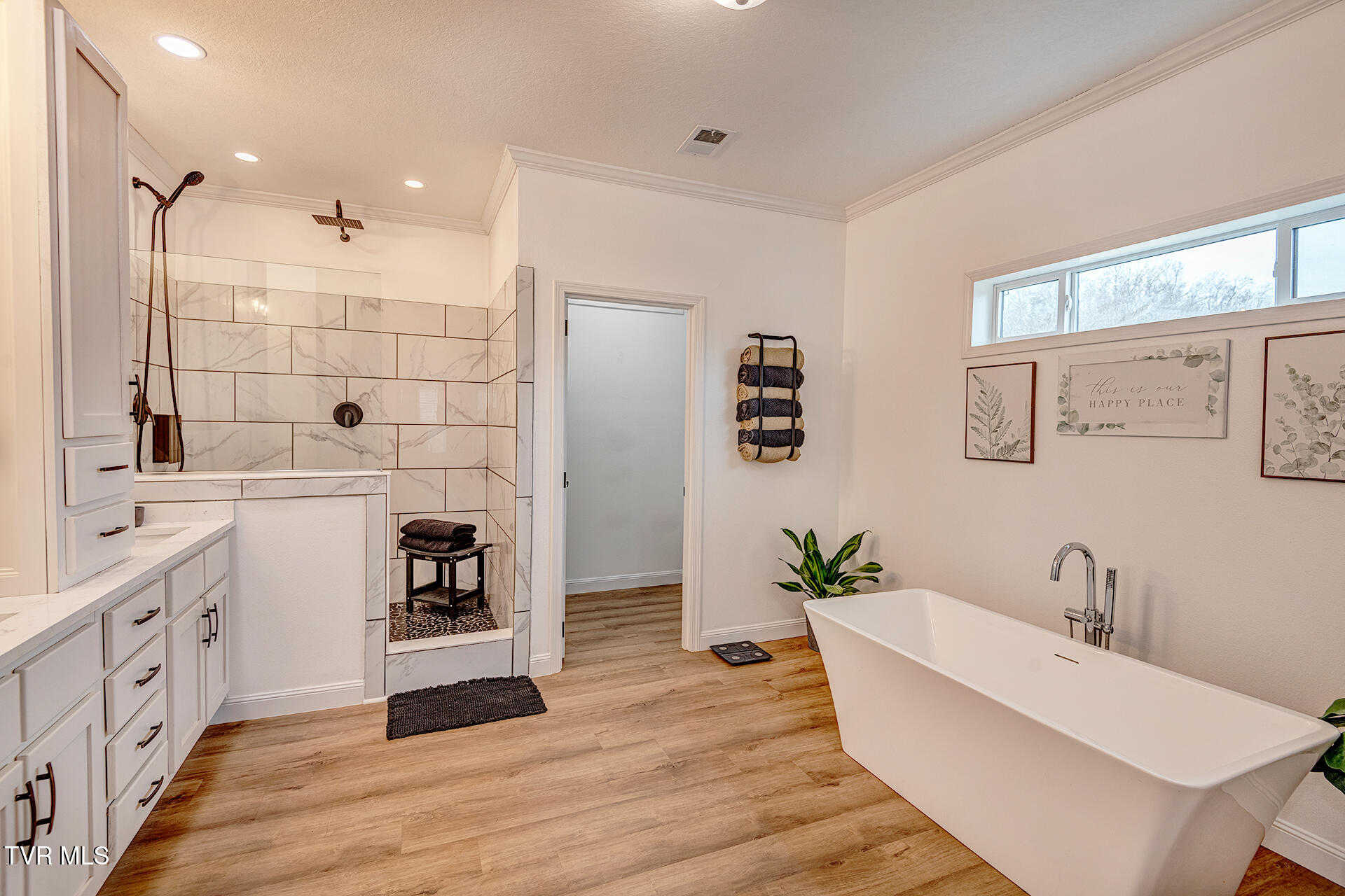4510 Poplar Springs Road Greeneville, TN 37743 - Photo 26 of 57 D-Neas-4510-Poplar-Springs-Interior-3685