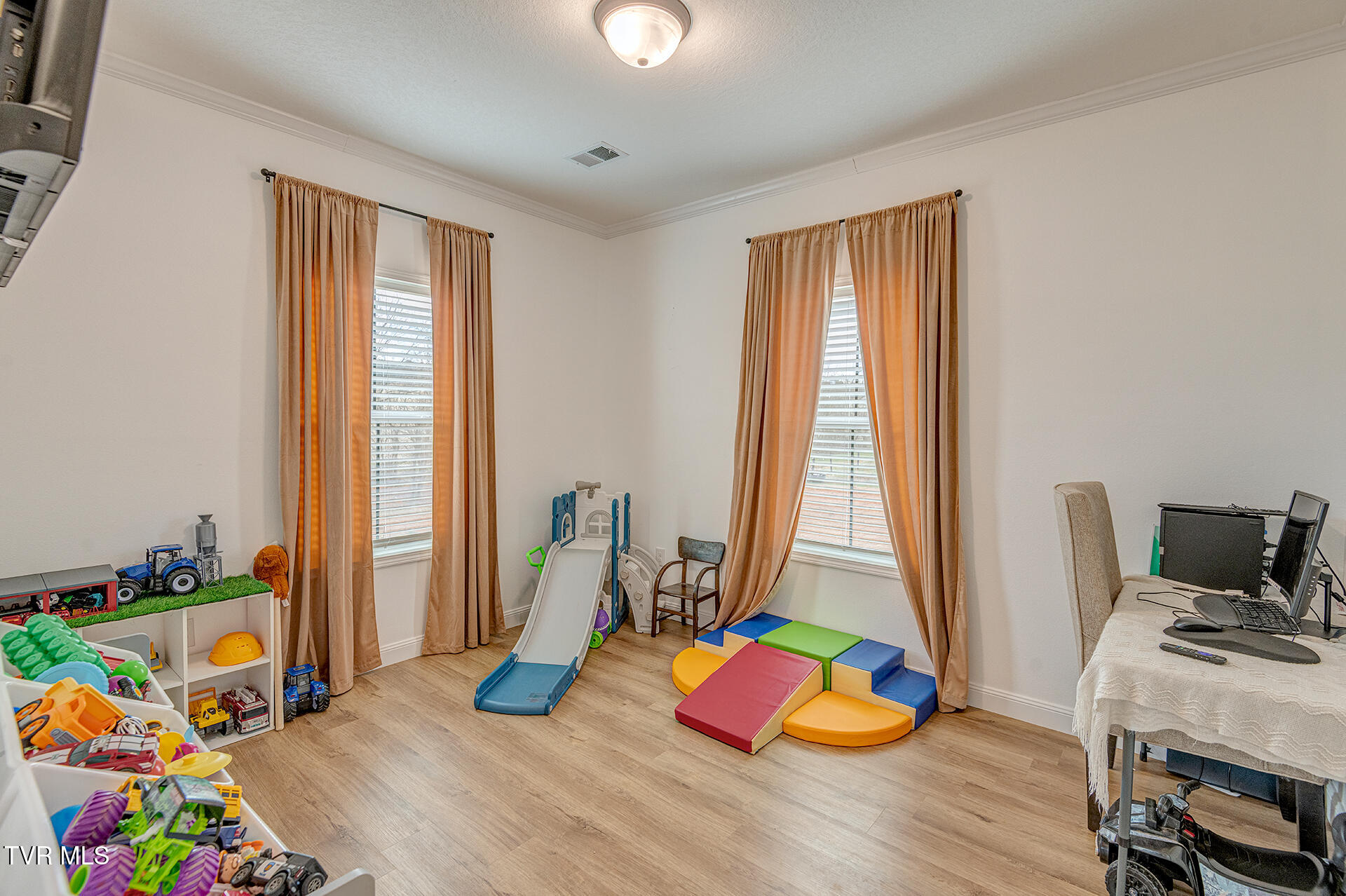 4510 Poplar Springs Road Greeneville, TN 37743 - Photo 38 of 57 D-Neas-4510-Poplar-Springs-Interior-3645