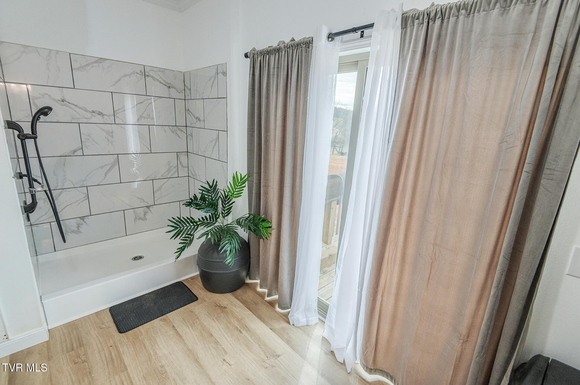 Undisclosed Address Greeneville, TN 37743 - Photo 38 of 54 D-Neas-4510-Poplar-Springs-Interior-3905