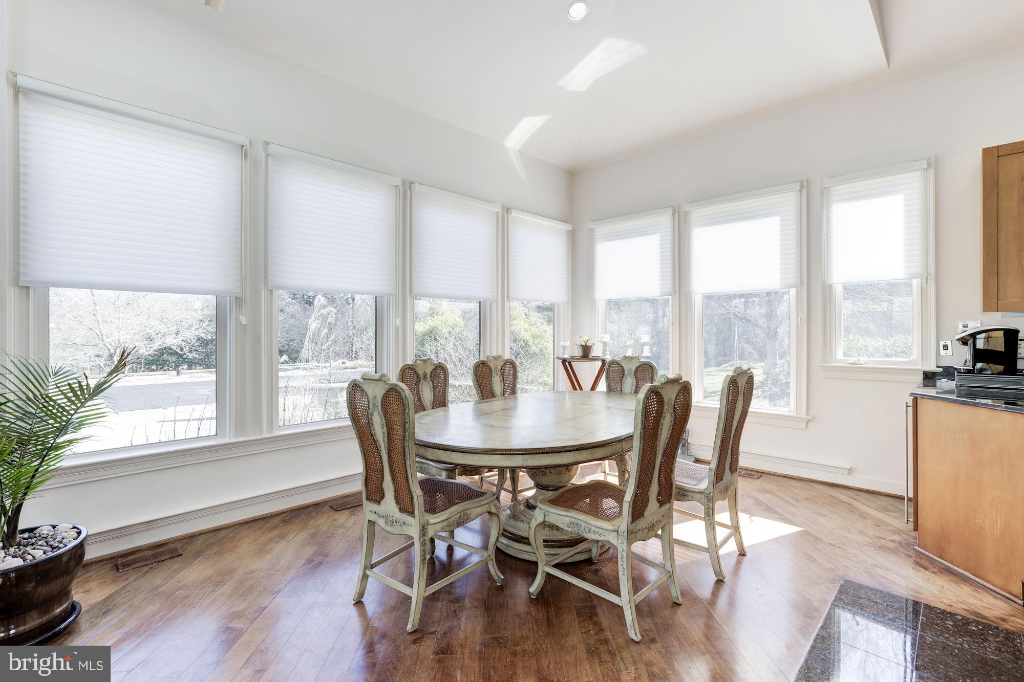 9809 Bentcross Drive Potomac, MD 20854 - Photo 15 of 64 Breakfast Room