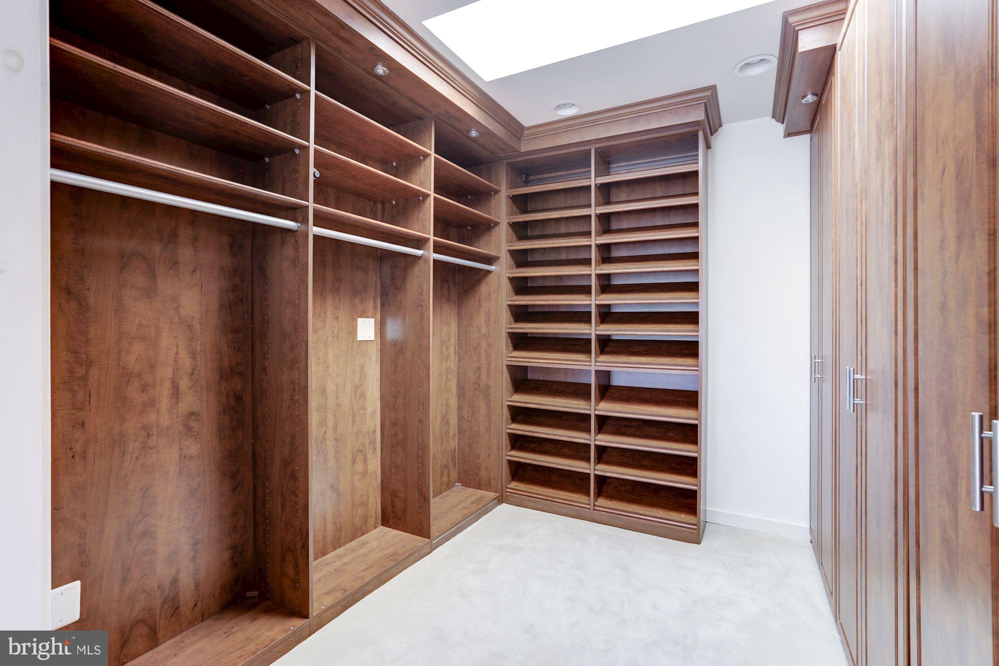 9809 Bentcross Drive Potomac, MD 20854 - Photo 21 of 64 Master Closet