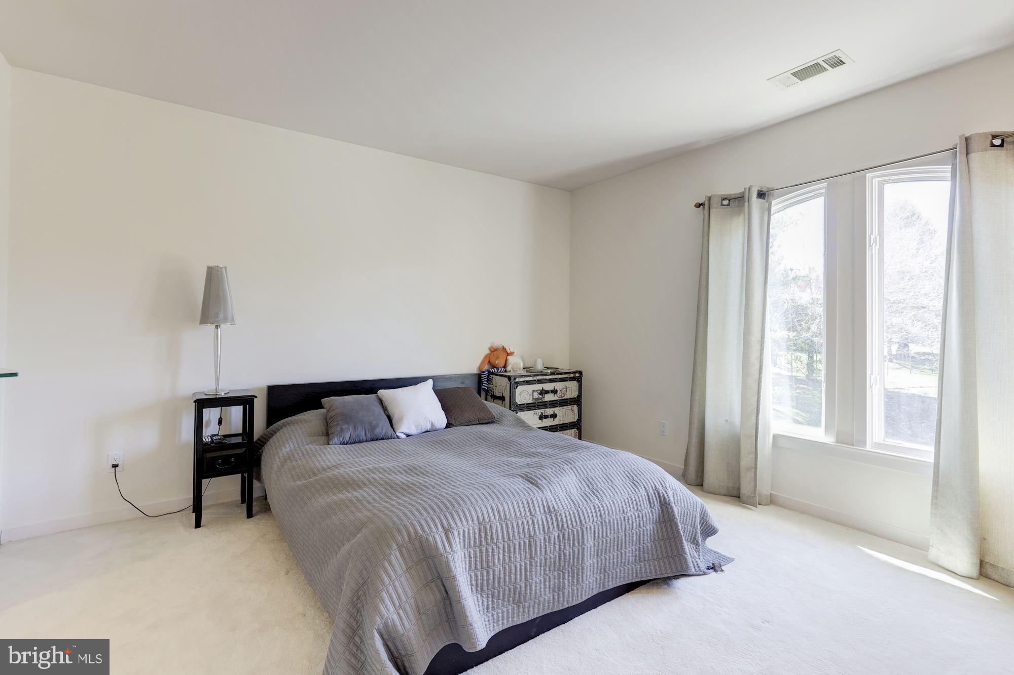 9809 Bentcross Drive Potomac, MD 20854 - Photo 26 of 64 Third Bedroom