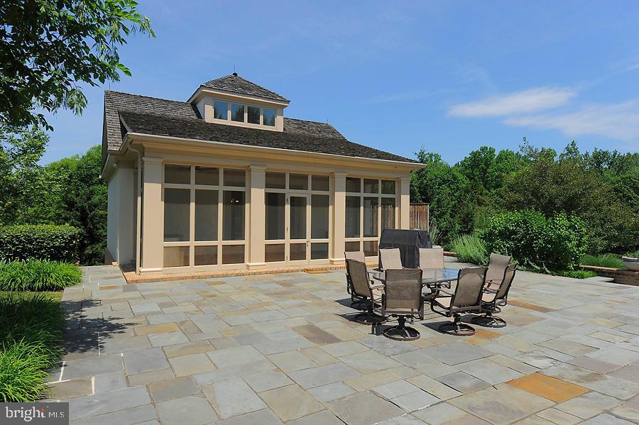9809 Bentcross Drive Potomac, MD 20854 - Photo 55 of 64 Pool House