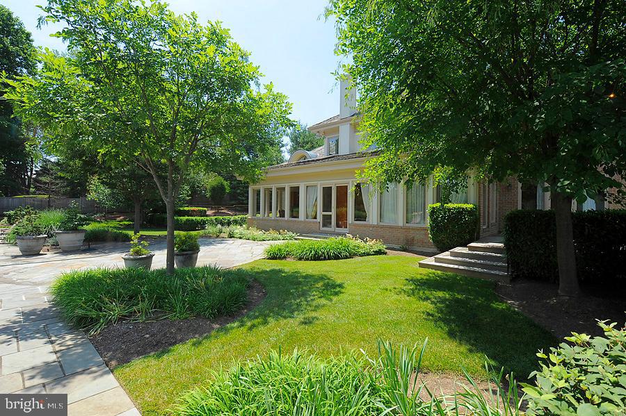 9809 Bentcross Drive Potomac, MD 20854 - Photo 61 of 64 Grounds