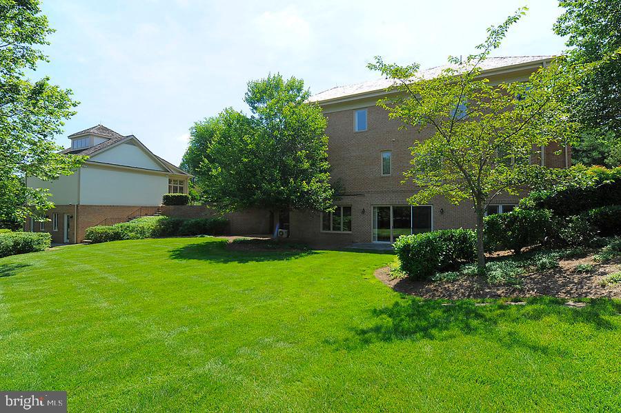 9809 Bentcross Drive Potomac, MD 20854 - Photo 62 of 64 Grounds