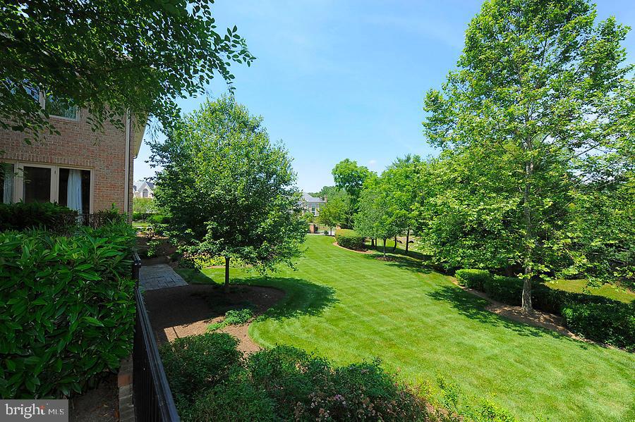 9809 Bentcross Drive Potomac, MD 20854 - Photo 63 of 64 Grounds