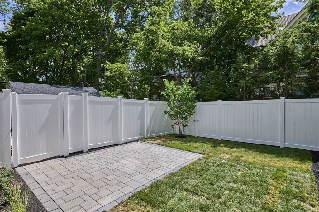 123 Fuller Street, Unit B Brookline, MA 02446 - Photo 2 of 41