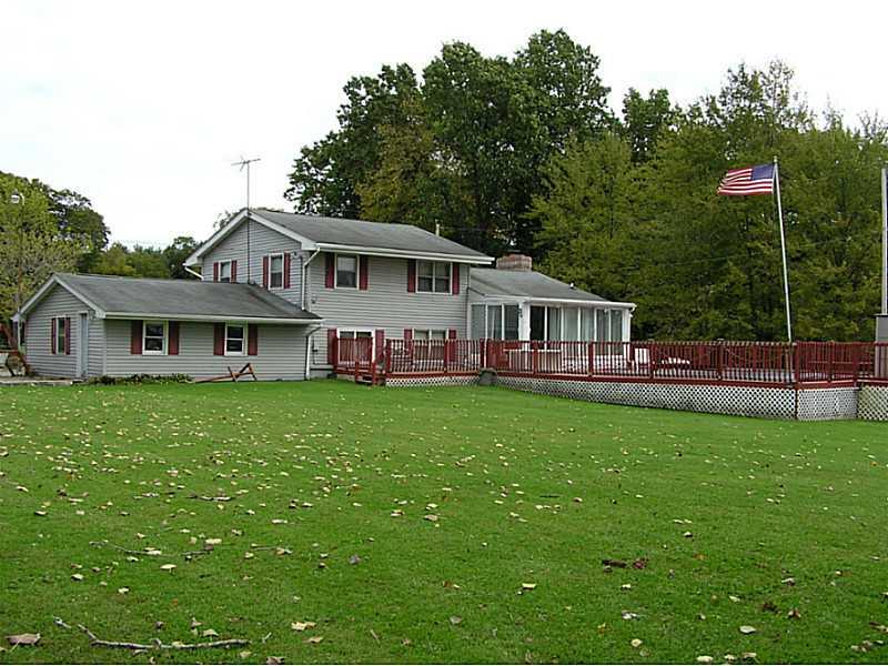 1634 Rutledge Road, Unit 1 Transfer, PA 16154 - Photo 3 of 24 Exterior Back.