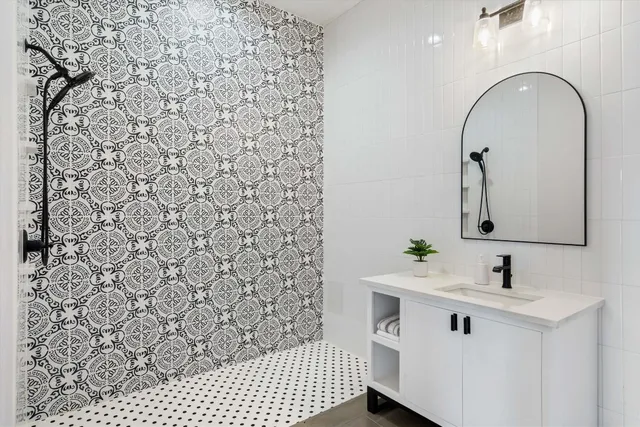 $1,700,000 | 21409 Vista Estates Drive, Spicewood, TX 78669