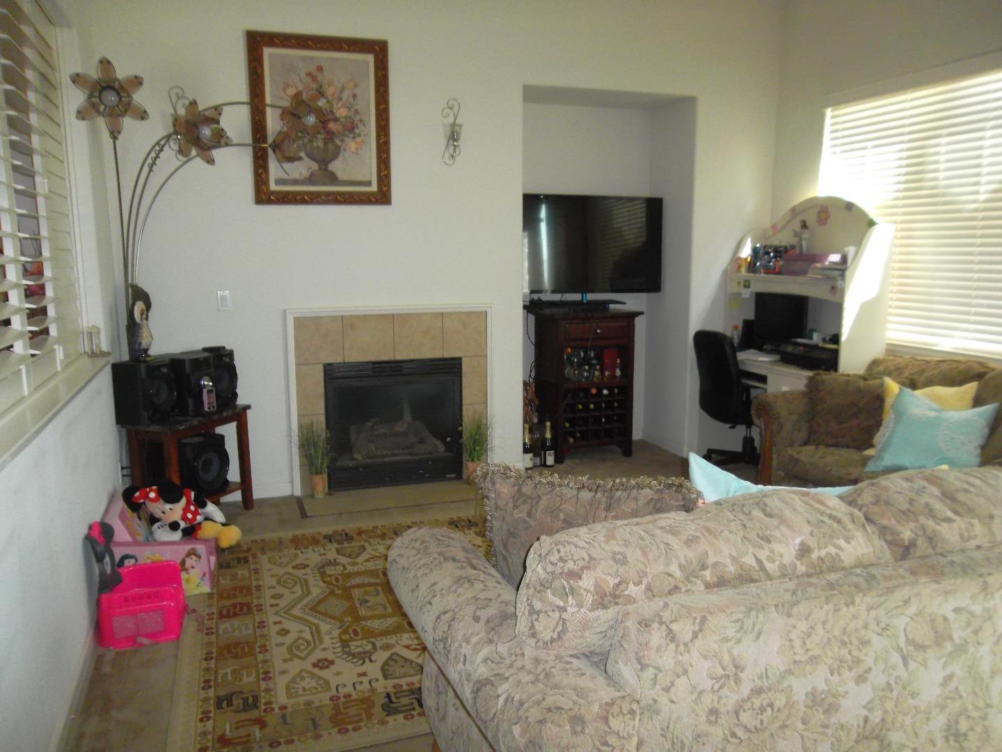 1086 San Rafael Soledad, CA 93960 - Photo 5 of 17 Gallery Image 5