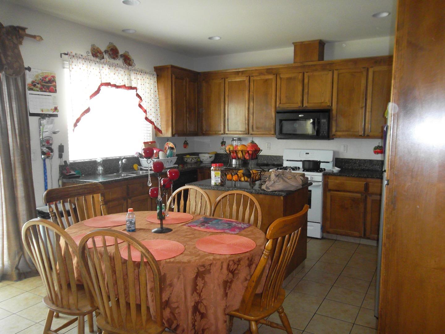 1086 San Rafael Soledad, CA 93960 - Photo 6 of 17 Gallery Image 6