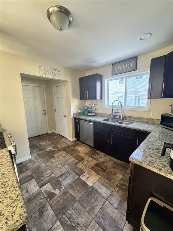 121 Wait Street Springfield, MA 01104 - Photo 4 of 36 Gallery Image 4