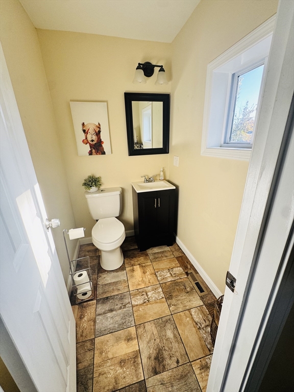 121 Wait Street Springfield, MA 01104 - Photo 10 of 36 Gallery Image 10