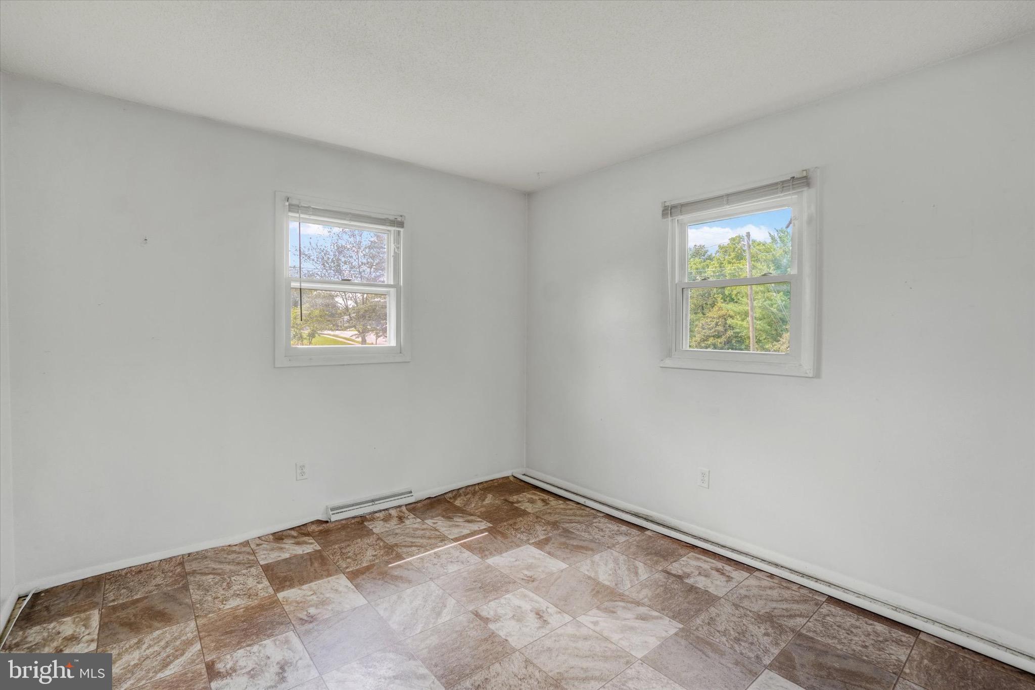 2700 Thornbridge Road East York, PA 17408 - Photo 8 of 18