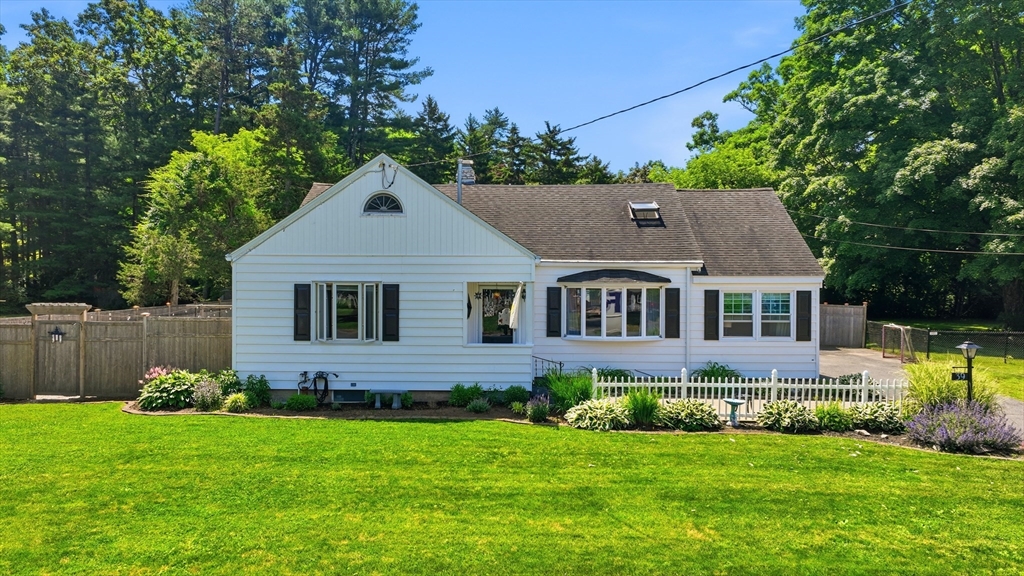 39 Bartels Street Springfield, MA 01128 - Photo 2 of 42