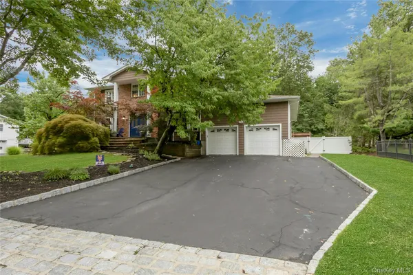 $965,000 | 7 South Cranford Road, Bardonia, NY 10954