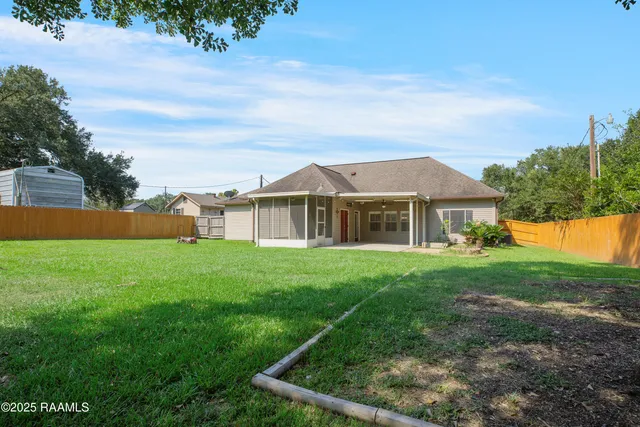 $1,900 | 188 East Edith Road, Lafayette, LA 70508