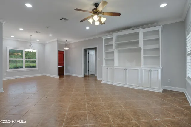 $1,900 | 188 East Edith Road, Lafayette, LA 70508