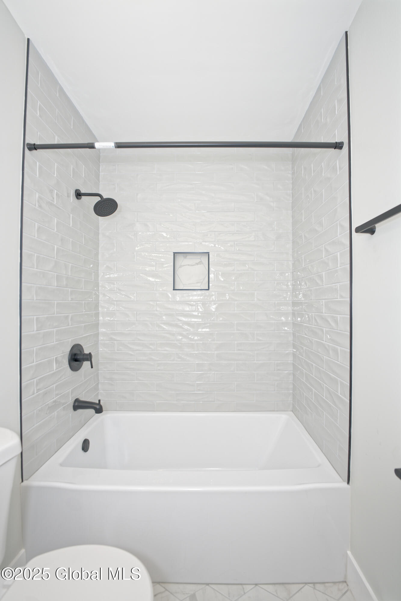 823 Curry Road Rotterdam, NY 12306 - Photo 21 of 25 5 Bathroom 2