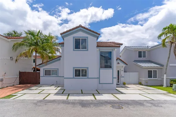 $680,000 | 979 Northwest 126th Path, Miami, FL 33182