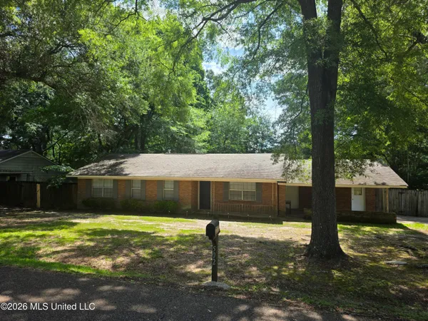 $137,000 | 502 Lakeview Avenue, McComb, MS 39648