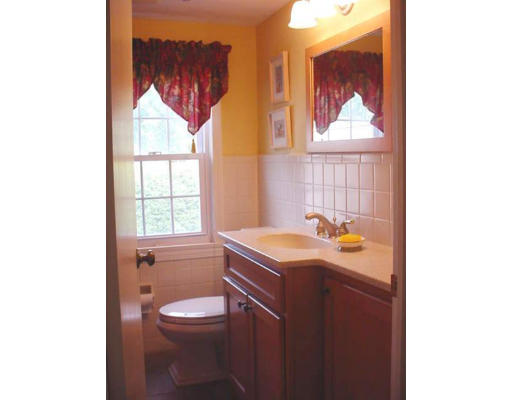 35 Burbank Road Longmeadow, MA 01106 - Photo 13 of 25 Gallery Image 13