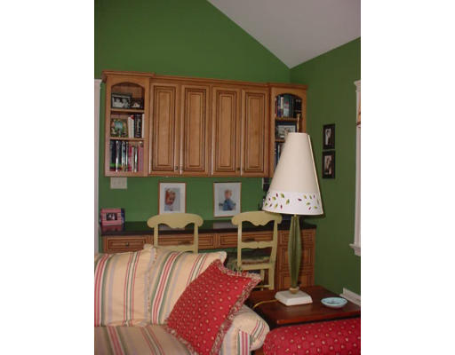 35 Burbank Road Longmeadow, MA 01106 - Photo 9 of 25 Gallery Image 9