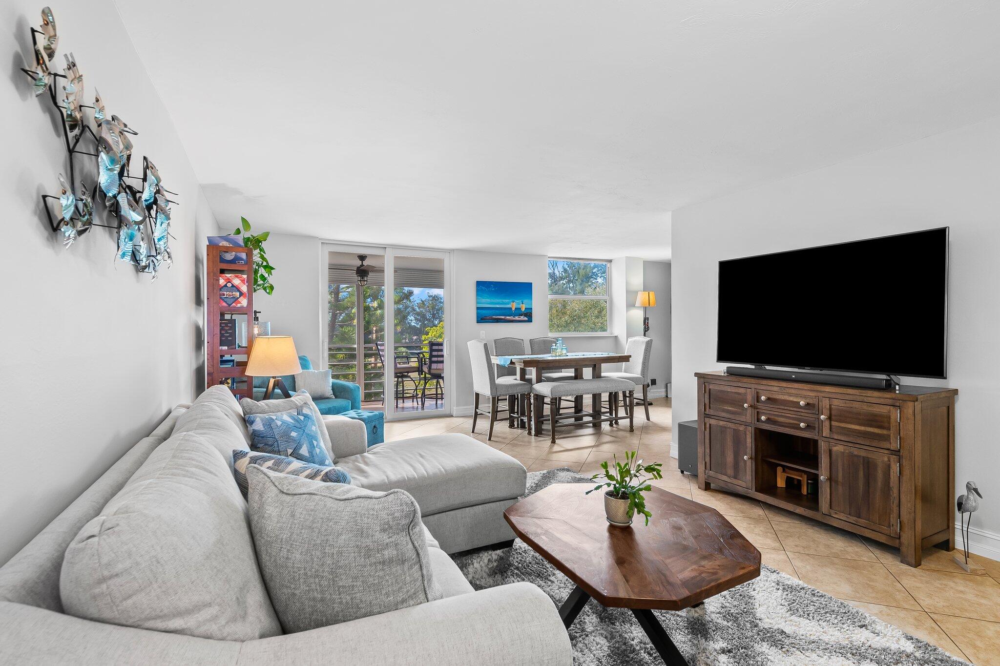 5961 Northwest 2nd Avenue, Unit 409 Boca Raton, FL 33487 - Photo 8 of 25 Living Room