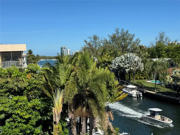 $2,500 | 2600 Northeast 135th Street, Unit 4JA, North Miami, FL 33181