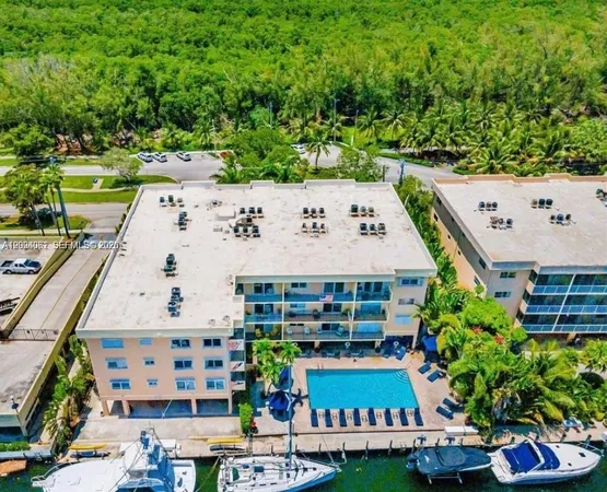 $2,500 | 2600 Northeast 135th Street, Unit 4JA, North Miami, FL 33181