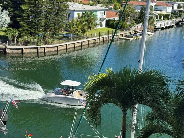 $2,500 | 2600 Northeast 135th Street, Unit 4JA, North Miami, FL 33181