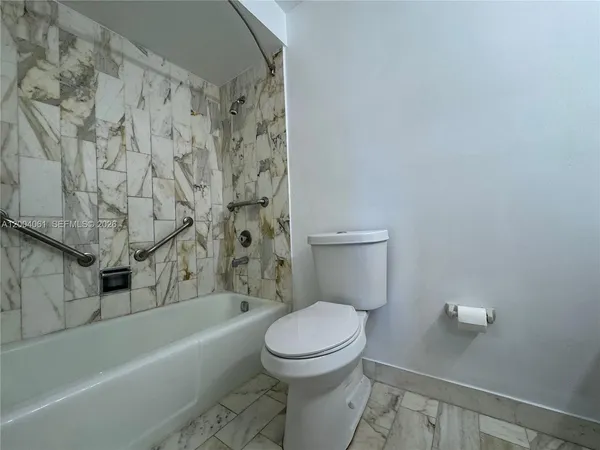 $2,500 | 2600 Northeast 135th Street, Unit 4JA, North Miami, FL 33181