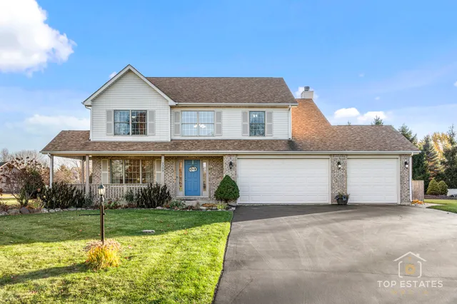$544,900 | 2303 Fox Bluff Lane, Spring Grove, IL 60081