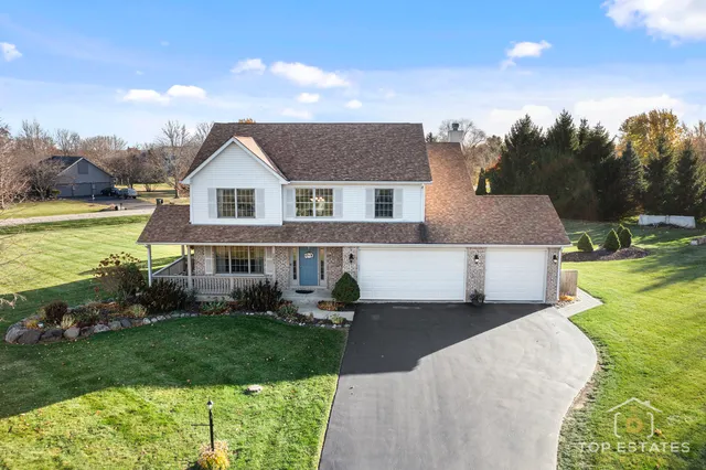 $544,900 | 2303 Fox Bluff Lane, Spring Grove, IL 60081