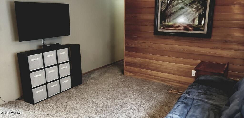 2833 Wiley Road Yakima, WA 98903 - Photo 8 of 17 a view of a small space
