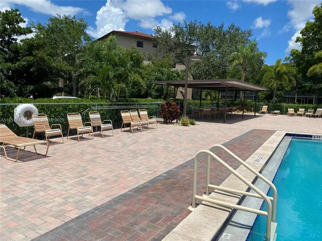 $1,650 | 801 Southwest 133rd Terrace, Unit 310K, Pembroke Pines, FL 33027