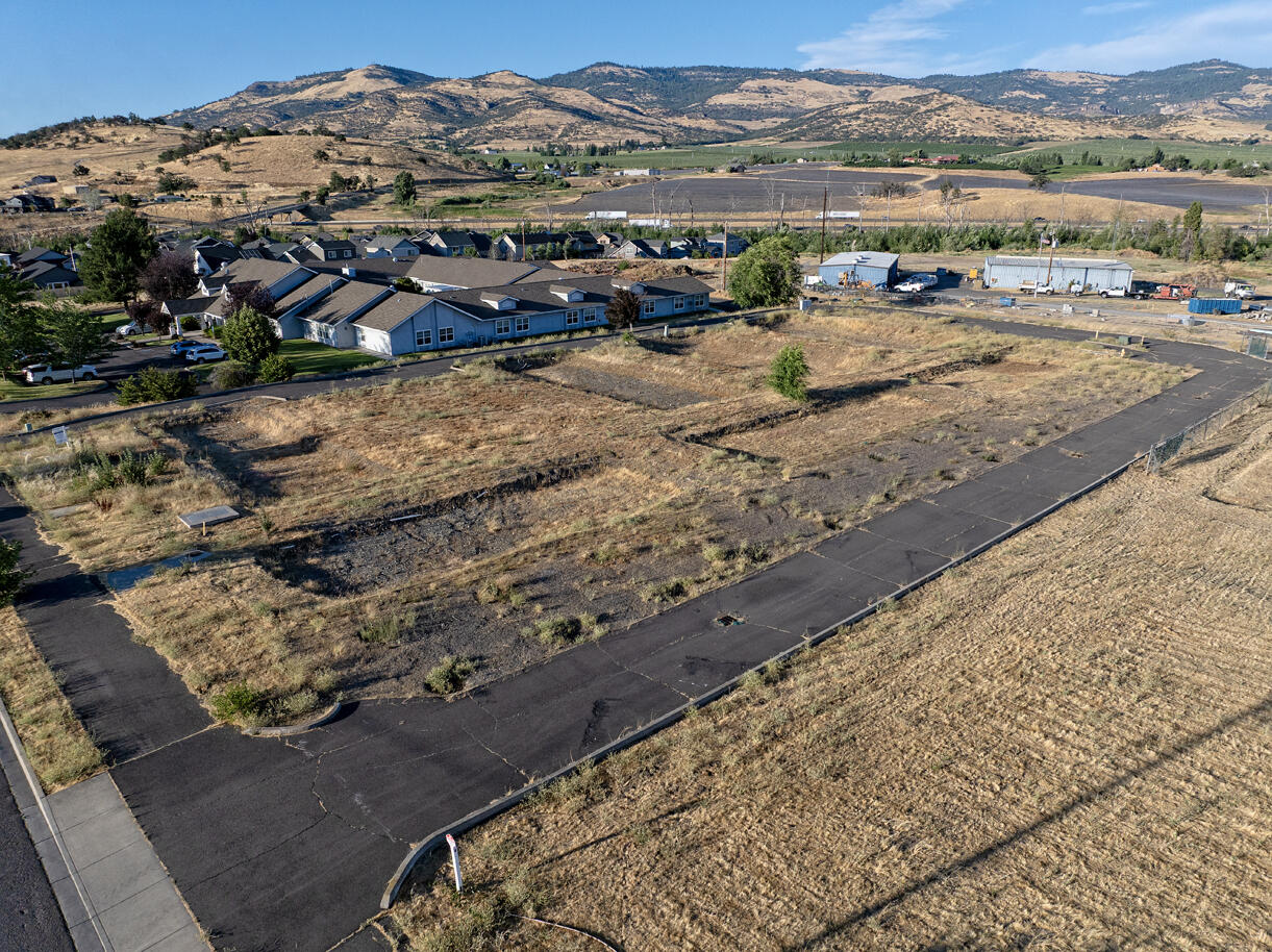 Suncrest Road Talent, OR 97540 - Photo 11 of 22 DJI_20250719194501_0363_D copy