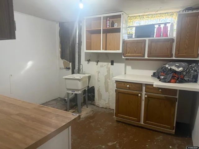 $165,000 | 1021 North Jeffers Drive, Rawlins, WY 82301