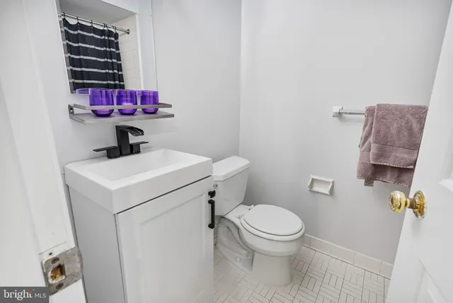 $3,950 | 11008 Wickshire Way, Unit C5, Rockville, MD 20852