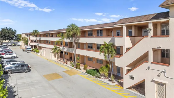 $175,000 | 4502 North Federal Highway, Unit 225C, Lighthouse Point, FL 33064